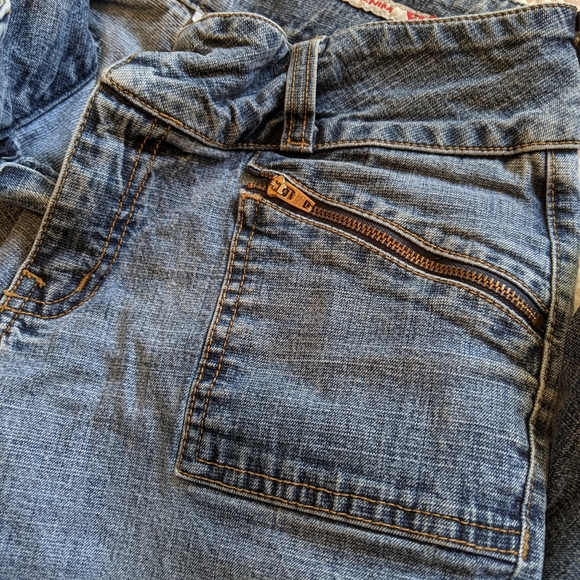 Guess Jeans - Picture 5 of 11